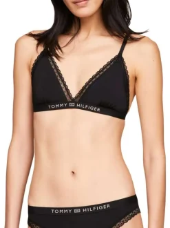 Brassière noire unie avec un bonnet triangle à dentelle et des bretelles
