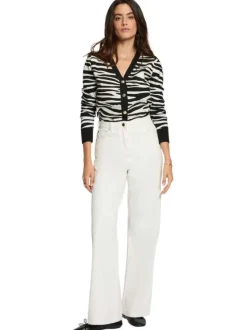 Cardigan blanc zébré à coupe ajustée avec un col v et des boutons or