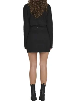 Cardigan noir uni texturé à coupe courte avec des poches à rabat à la poitrine