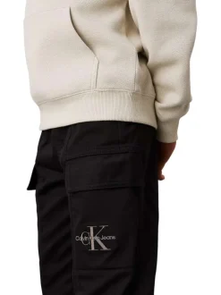 Cargo en coton noir uni avec une taille élastiquée et des poches