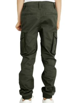 Cargo en coton vert sapin uni avec une coupe slim élastiquée aux ourlets