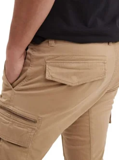 Cargo en coton beige uni à coupe regular fit et à poches à rabat sur les côtés
