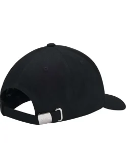 Casquette en coton noire unie avec une boucle métallique ajustable