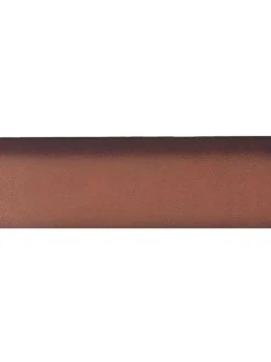 Ceinture en cuir marron avec une boucle métallique argentée rectangle