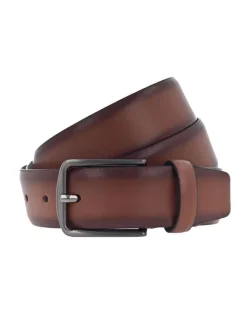Ceinture en cuir marron avec une boucle métallique argentée rectangle