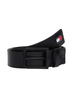 Ceinture en cuir noire avec boucle noire et logo de la marque sur le passant