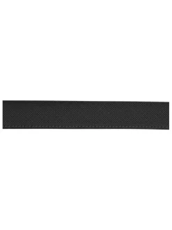 Ceinture en cuir noire unie avec des petits trous et nom de la marque