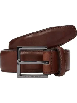 Ceinture marron unie en cuir avec nom iconique de la marque sur la boucle