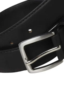 Ceinture noire unie avec une boucle argentée et un passant en simili