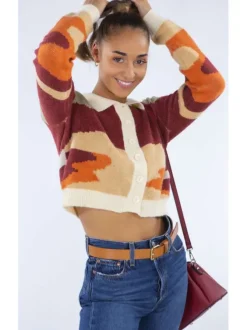 Ceinture camel unie avec une boucle métallique dorée et logo sur le passant