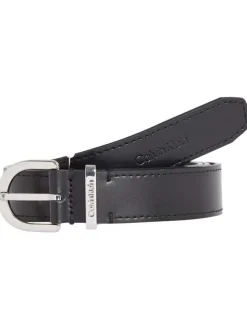Ceinture en cuir noire avec une boucle ronde à ardillon argentée