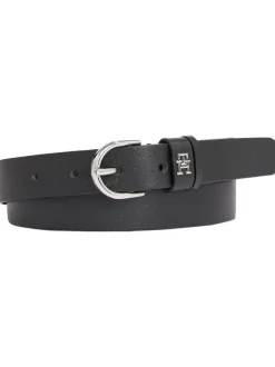 Ceinture en cuir noire unie avec détails métalliques argentés