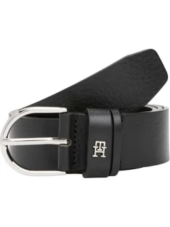 Ceinture en cuir noire unie avec fermeture à boucle à ardillon dorée