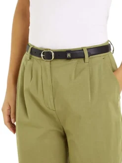 Ceinture en cuir noire unie avec une boucle ardillon ovale argentée