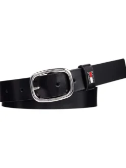 Ceinture en cuir noire unie avec une boucle argentée arrondie