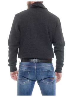 Ceinture en cuir noir perforée à boucle à ardillon argentée et initiales embossées