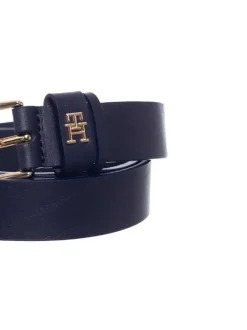 Ceinture en cuir noir unie à boucle à ardillon en demi-cercle argenté