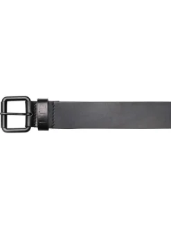 Ceinture en cuir noir unie à boucle à ardillon noire mat et initiales embossées