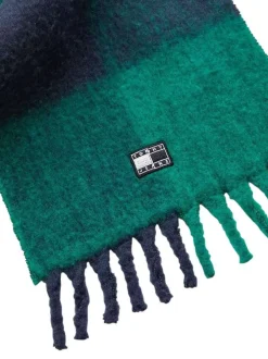 Écharpe en laine verte rayée