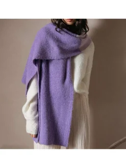 Écharpe violette avec grandes rayures en tricot