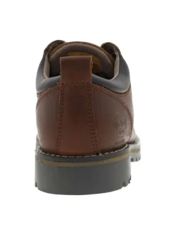 Chaussures en simili cuir patiné marron à lacets ronds tressés