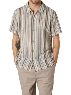 Chemise beige à rayures pourvue d'une coupe droite et d'un col boutonné