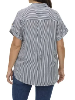 Chemise blanche et marine à coupe droite pourvue d'un col v à revers