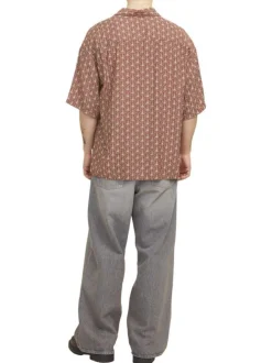 Chemise brique imprimé avec une coupe droite à col français