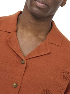 Chemise brique unie pourvue de manches courtes et d'une coupe droite