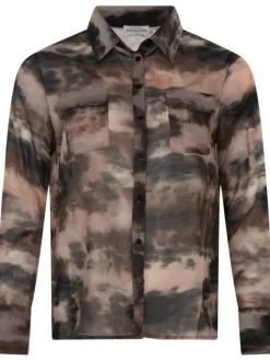 Chemise chocolat imprimé camouflage à coupe droite col italien et à manches longues