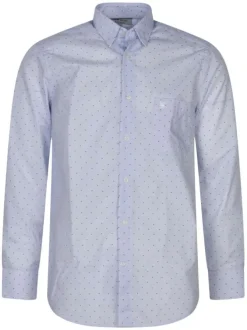 Chemise ciel imprimé avec une coupe droite et un col boutonné