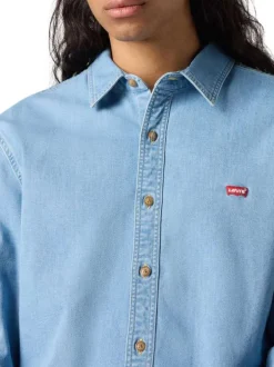 Chemise denim en coton mélangé bleue ciel unie avec une coupe slim et le logo