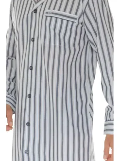 Chemise de nuit ciel rayée avec des manches longues et fermeture boutonnée