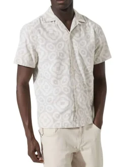 Chemise en coton beige à motifs abstraits imprimés avec une coupe droite