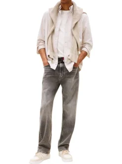 Chemise en coton beige unie avec des boutons et une coupe droite