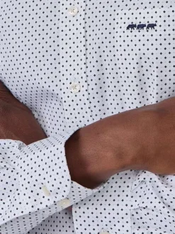 Chemise en coton biologique blanche à minis motifs et à col américain