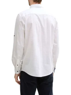 Chemise en coton blanche chinée avec une coupe regular fit et une poche