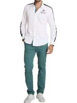 Chemise en coton blanche à coupe droite pourvue d'un col à revers