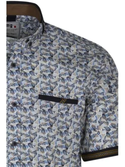 Chemise en coton blanche imprimée en forme géométrique bleue, marron et beige
