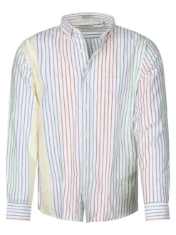 Chemise en coton blanche à rayures avec une coupe regular fit et une poche