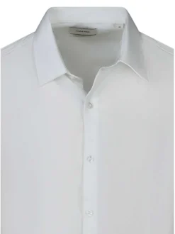 Chemise en coton blanche unie avec un col français et une coupe slim