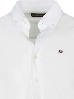 Chemise en coton blanche unie avec une coupe regular fit et le logo brodé