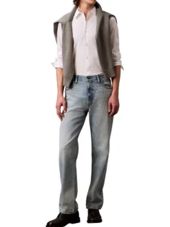 Chemise en coton blanche unie à coupe regular fit fermée par des boutons