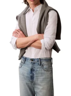 Chemise en coton blanche unie à coupe regular fit fermée par des boutons