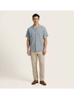 Chemise en coton bleue à coupe droite pourvue d'un col cubain