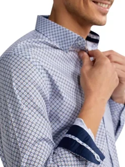 Chemise en coton bleue à motifs pourvue d'une coupe slim et d'un col français