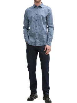 Chemise en coton bleue à petits imprimés avec une coupe ajustée