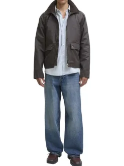 Chemise en coton bleue unie à coupe droite pourvue d'un col à revers