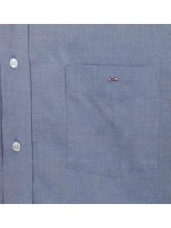 Chemise en coton bleue unie coupe regular fit avec un col boutonné