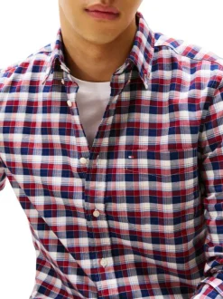 Chemise en coton bordeaux à motif écossais avec un col à rabats
